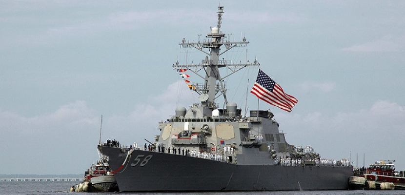 البحرية الأمريكية تعترض سفينة تهرب ذخائر ووقود صواريخ للحوثيين في خليج عمان