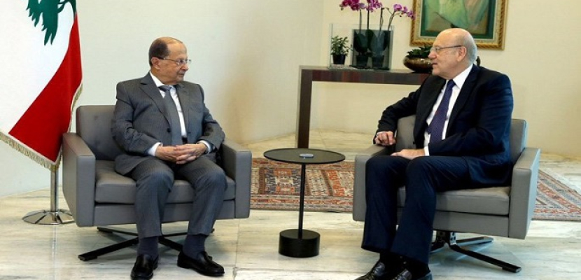 الرئيس اللبناني يجتمع مع رئيس الحكومة قبل بدء جلسة عامة لمجلس الوزراء بقصر بعبدا