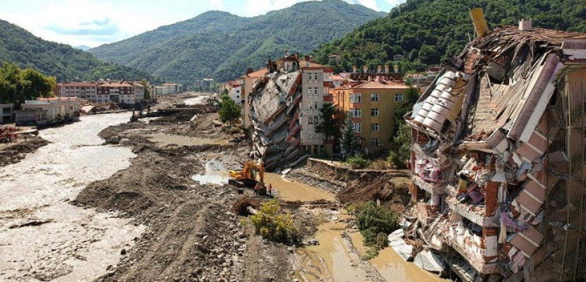 ارتفاع حصيلة ضحايا فيضانات شمال تركيا إلى 70 قتيلا و47 مفقودا