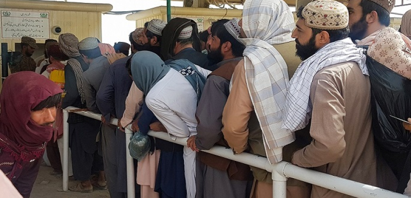 نيويورك تايمز الأمريكية : ألف شخص ينتظرون تصريح طالبان لمغادرة أفغانستان