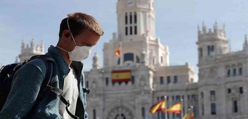 صحيفة إسبانية : إسبانيا تنتهى من الموجة الخامسة لكورونا وتستعد لإنهاء القيود