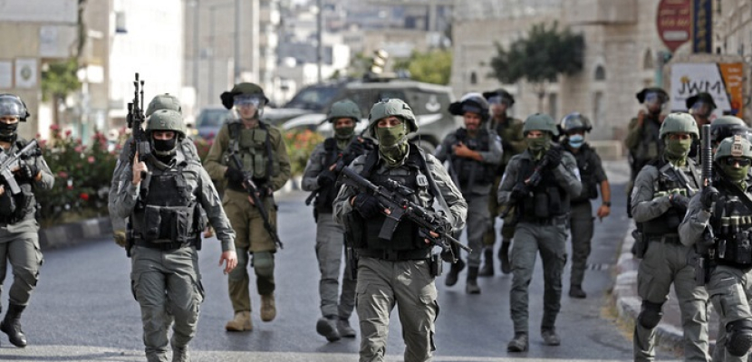 الأمن الإسرائيلي يشير إلى المكان المحتمل لأحد الأسيرين الفارين ويؤكد صعوبة القبض عليهما