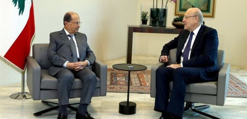 الرئيس اللبناني يبحث مع رئيس الحكومة التطورات الأخيرة بالبلاد