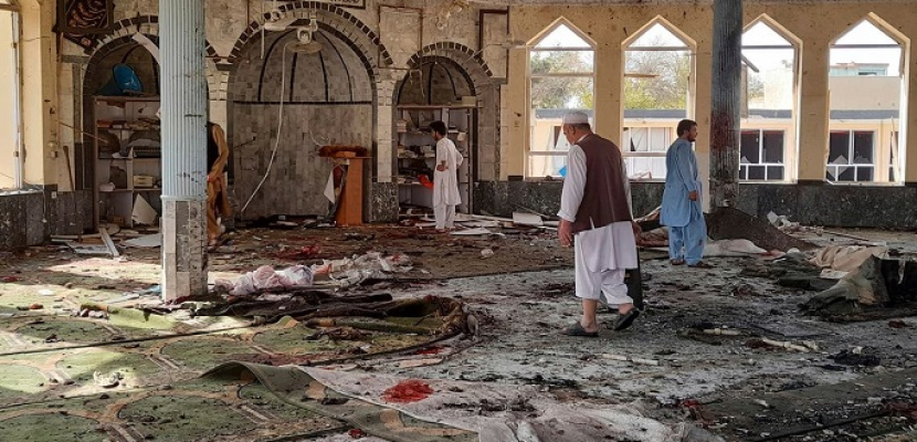 مقتل نحو 60 شخصا وإصابة 140 آخرين في انفجار بمسجد بأفغانستان