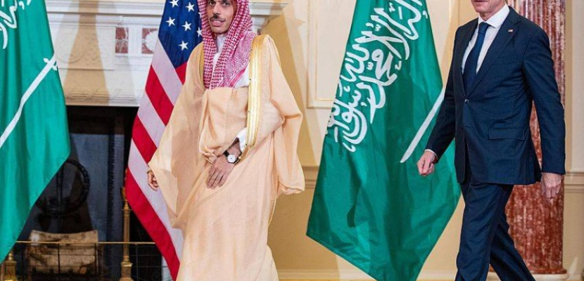 فايننشال تايمز : السعودية “جادة” بشأن المحادثات مع إيران