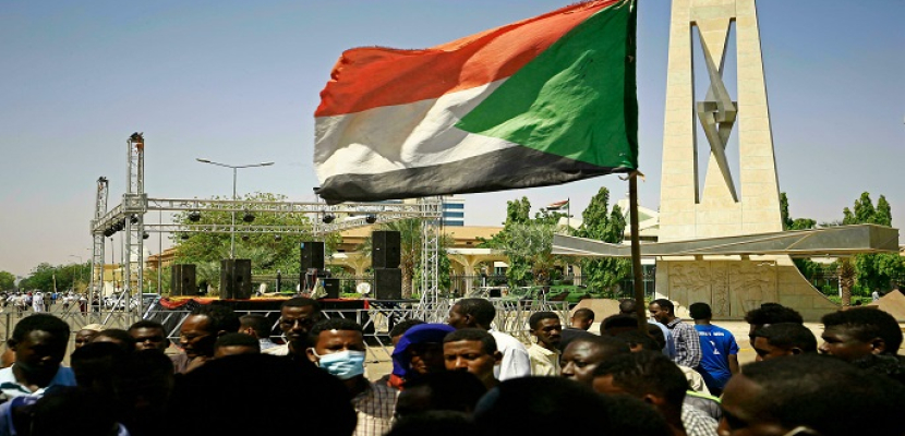 الإتحاد والخليج الإماراتيتان : السودان يحتاج إلى تعاون جميع أبنائه للعبور من الأزمة الحالية للاستقرار