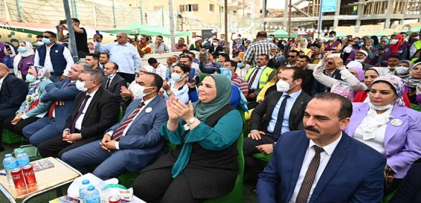 بالصور .. وزيرة التضامن تعلن انتهاء المرحلة الأولى لحملة “بالوعي مصر بتتغير للأفضل” في أربع محافظات