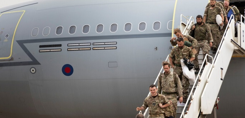 التيلجراف: بريطانيا تنقل أكبر قاعدة تدريبية لقواتها من كندا إلى الشرق الأوسط