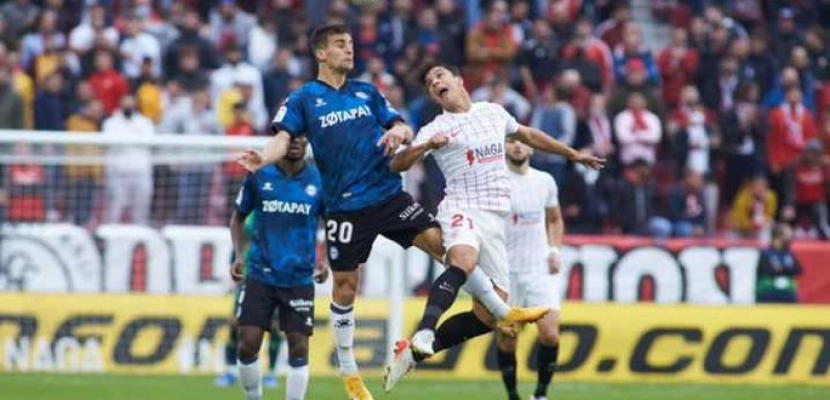 اشبيلية يتصدر الدوري الإسباني بالتعادل أمام ديبورتيفو ألافيس 2-2