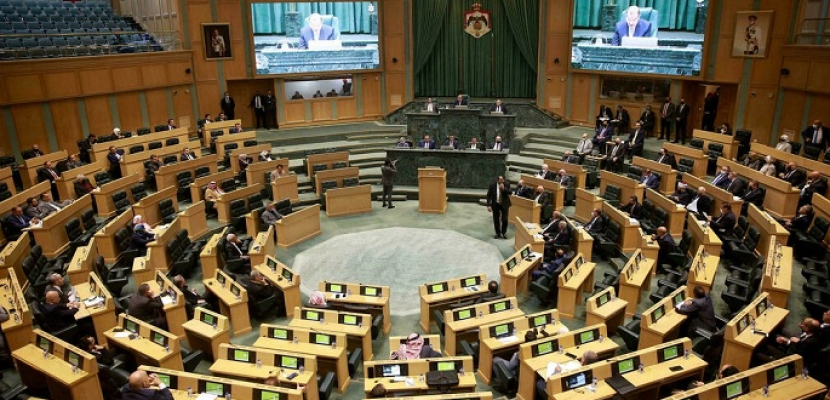 مشادات وعراك بالأيدي في مجلس النواب الأردني لدى مناقشة التعديلات الدستورية