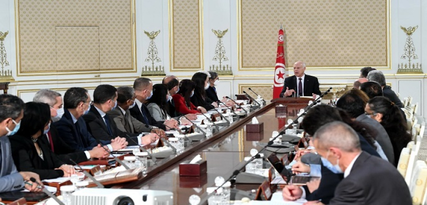 الرئيس التونسي: لا يمكن تطهير البلاد إلا بقضاء عادل