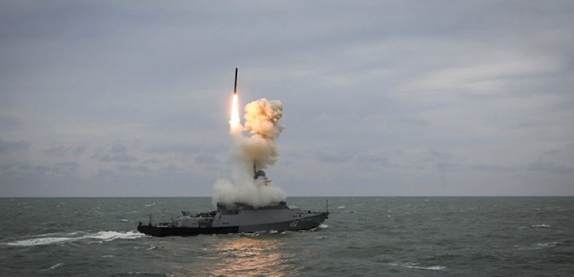 إصابة سفينتي شحن مدنيتين روسيتين في هجوم صاروخي أوكراني