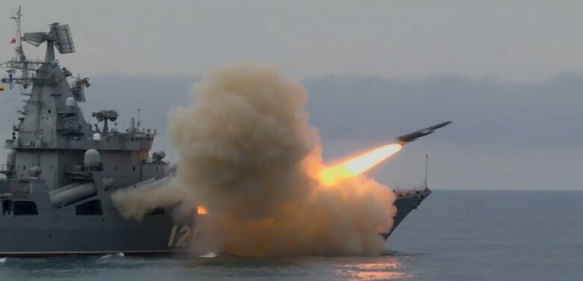 روسيا تختبر صواريخ أسرع من الصوت من فرقاطة وغواصة