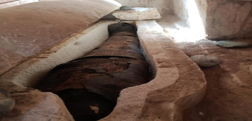 بالصور.. الآثار تعلن العثور على مقبرتين ترجعان للعصر الصاوي بمنطقة آثار البهنسا بالمنيا