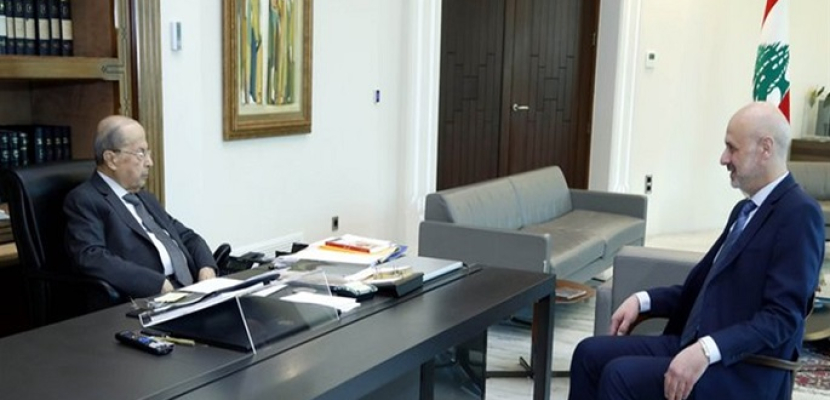 الرئيس اللبناني يبحث مع وزير الداخلية الأوضاع الأمنية بالبلاد والتحضير للانتخابات النيابية
