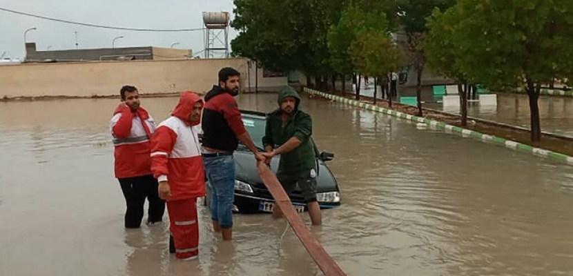 ثمانية قتلى جراء الفيضانات في جنوب إيران