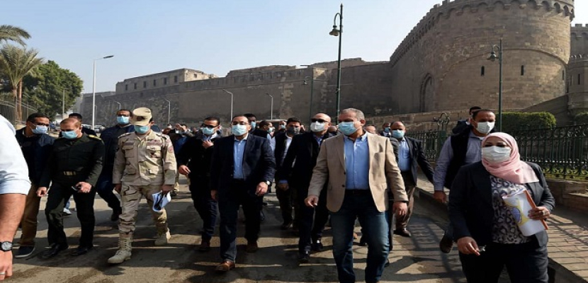 بالصور .. رئيس الوزراء يتفقد عدداً من مشروعات التطوير لإعادة إحياء القاهرة التاريخية