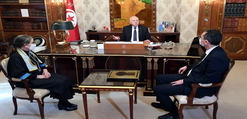 الرئيس التونسي يناقش عددا من الملفات مع رئيسة الحكومة في مقدمتها “القضاء”
