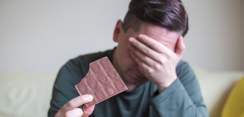 دراسة تكشف علاقة الشوكولاتة بالصداع النصفي