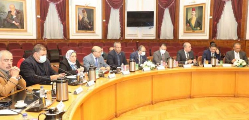 محافظ العاصمة يتابع تطوير القاهرة التاريخية