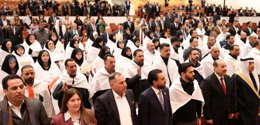 الحلبوسي يحافظ على منصبه رئيسا للبرلمان العراقي بعد جلسة عاصفة