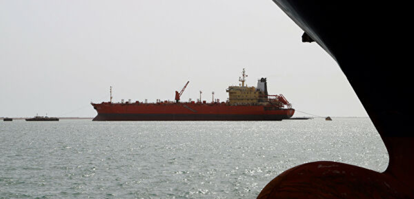 التحالف العربي : مليشيات الحوثي تختطف سفينة شحن إماراتية قبالة الحديدة