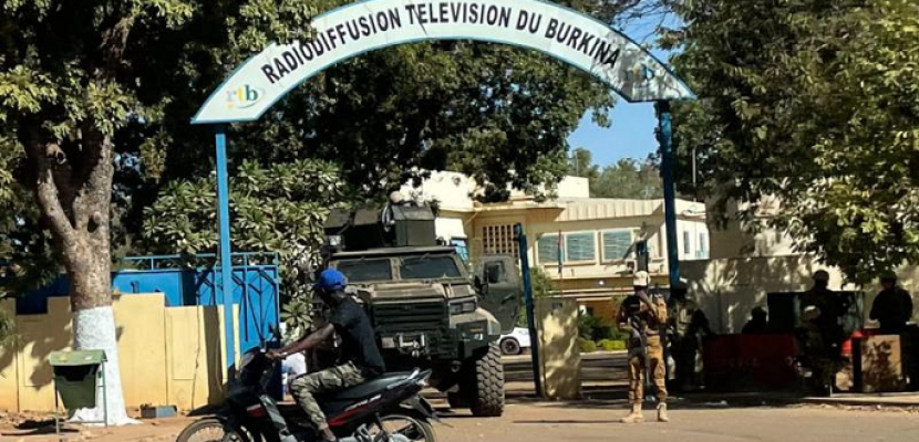انقلاب عسكري في بوركينا فاسو.. ودعوات دولية للإفراج فورا عن رئيس البلاد