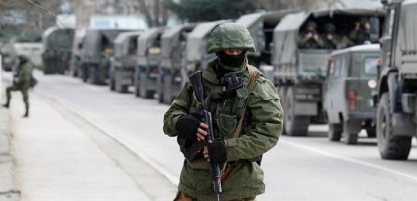 جندي أوكراني يقتل ويصيب 10 من رفاقه ويلوذ بالفرار
