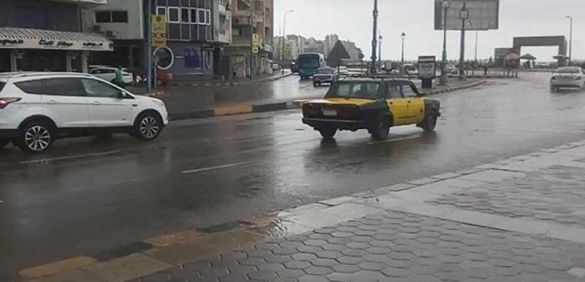 هطول أمطار غزيرة مصحوبة بموجة من البرق والرعد علي الإسكندرية
