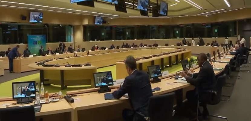 الرئيس السيسي يترأس المائدة المستديرة حول تغير المناخ في بروكسل