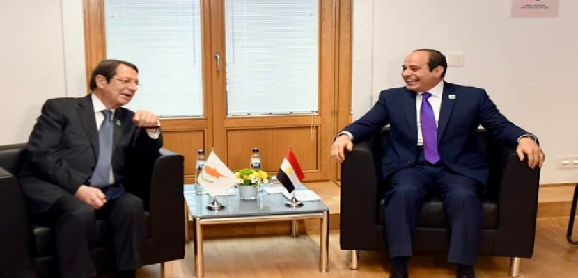 الرئيس السيسي يلتقي نظيره القبرصي في بروكسل ويؤكد حرص مصر على مواصلة تفعيل التعاون والتشاور بين البلدين
