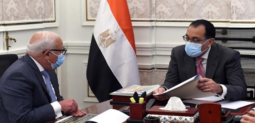 بالصور.. رئيس الوزراء يتابع مع محافظ بورسعيد موقف مشروعات المحافظة