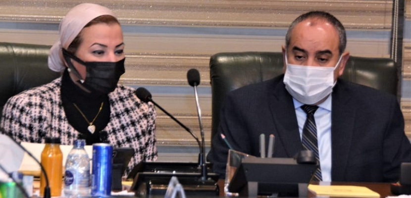 بالصور .. وزيرا الطيران والبيئة يبحثان الاستعدادات لاستضافة مصر قمة المناخ ( COP27 )