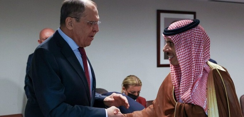 وزيرا خارجية روسيا والسعودية يبحثان تطورات الوضع في أوكرانيا