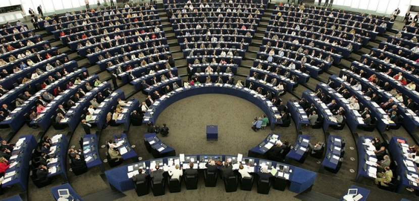 البرلمان الأوروبي يدعو للموافقة على وضع أوكرانيا كدولة مرشحة لعضوية الاتحاد الأوروبي