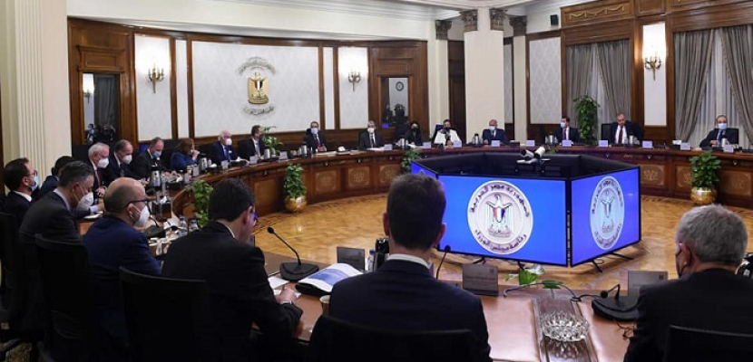 بالصور.. رئيس الوزراء يستقبل ممثلي 16 شركة ألمانية لبحث مجالات الاستثمار في مصر