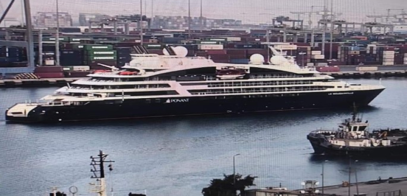 بالصور.. اقتصادية قناة السويس: ميناء السخنة يستقبل 166 سائحاً في رحلة اليوم الواحد