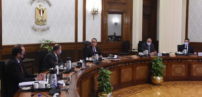 بالصور.. رئيس الوزراء يستعرض إجراءات تنشيط البورصة المصرية وجذب الاستثمارات الأجنبية