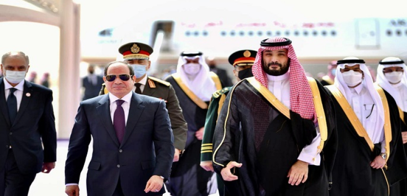 بالصور.. الرئيس السيسي يبحث مع ولي العهد السعودي استدامة الشراكة بين البلدين