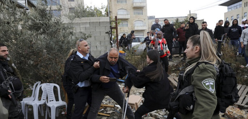 المحكمة العليا الإسرائيلية تجمد عمليات طرد عائلات فلسطينية من حي الشيخ جراح