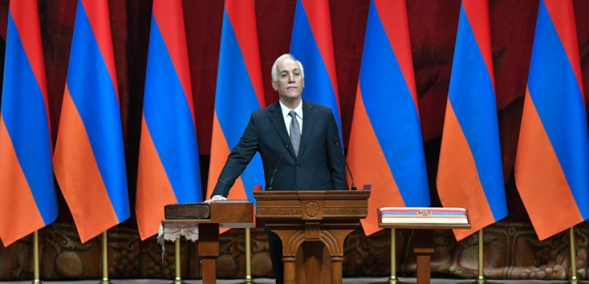 “بالصور.. فاهاجن خاتشاتوريان” يؤدي اليمين الدستورية لرئاسة أرمينيا
