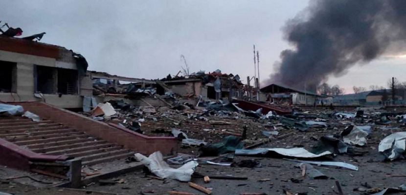 مقتل وإصابة ثمانية أشخاص في قصف روسي لمصفاة تكرير نفط في كريمنشوك الأوكرانية