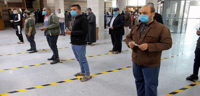 تباين الإصابات اليومية بفيروس كورونا بعدد من الدول العربية