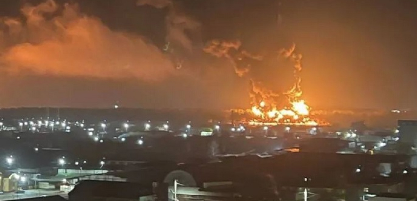 الطوارئ الروسية: اندلاع حريق فى مستودع للنفط بمنطقة بريانسك