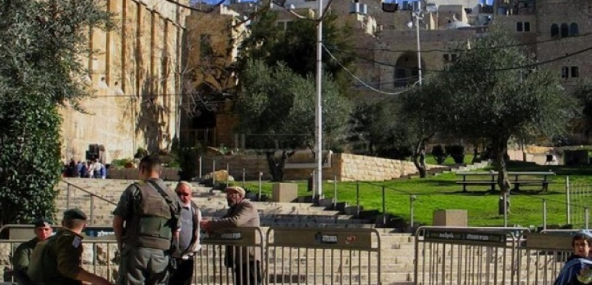 إسرائيل تغلق الحرم الإبراهيمي أمام المصلين الفلسطينيين
