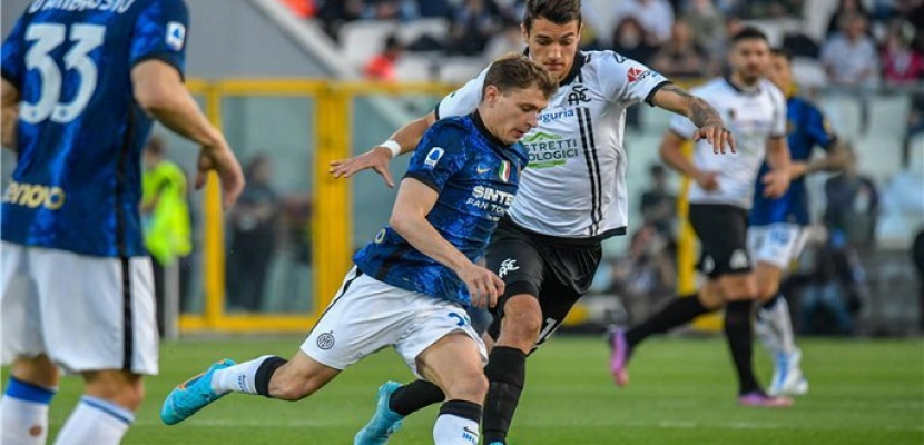إنتر ميلان يتصدر الدوري الإيطالي بفوزه على سبيزيا 3-1