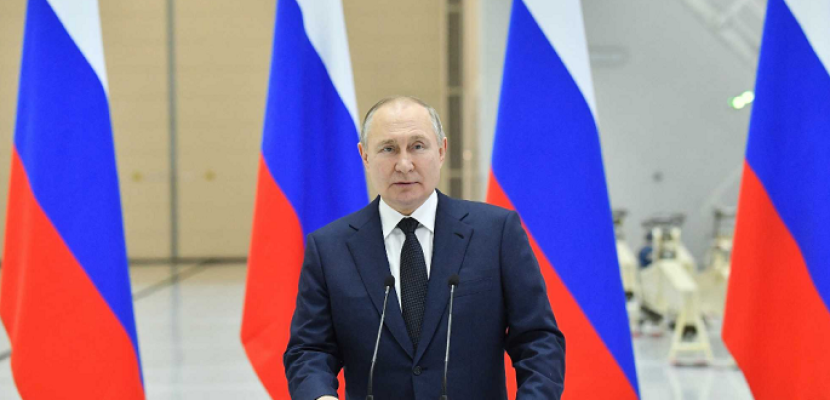 الجارديان : بوتين يعلن قرار روسيا بفك الحصار عن صادرات الحبوب الأوكرانية