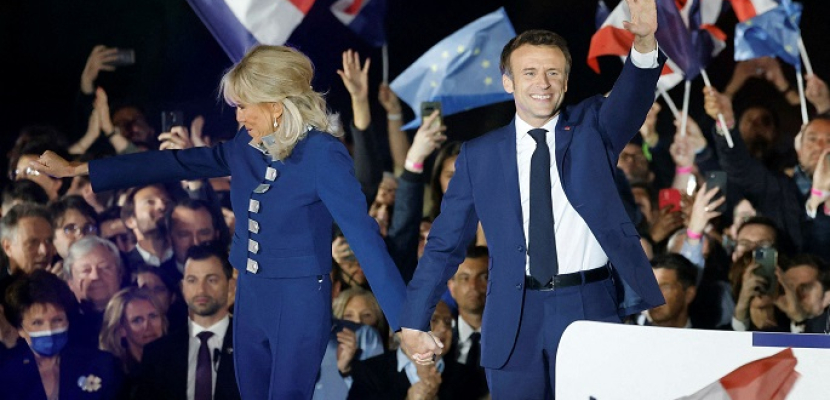 ماكرون يتعهد بتوحيد فرنسا المنقسمة بعد فوزه بولاية رئاسية ثانية