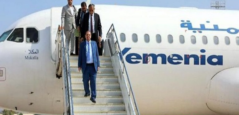 استعدادا لـ”القسم الرئاسي”.. أعضاء البرلمان اليمني يصلون إلى عدن