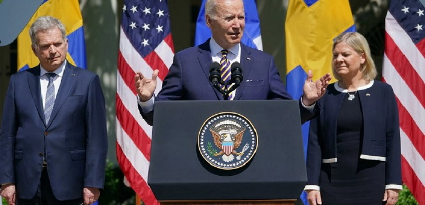 بايدن يعرب عن دعم الولايات المتحدة لطلب السويد وفنلندا الانضمام لحلف الناتو